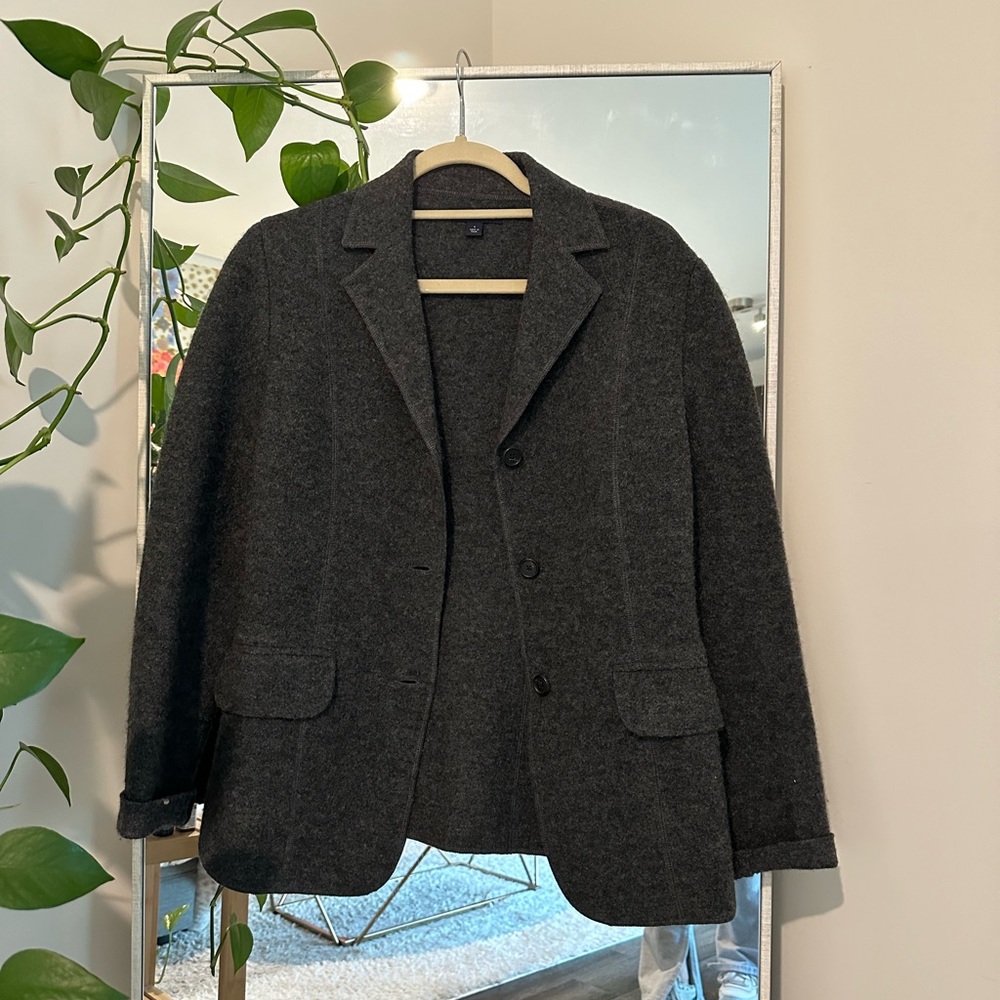 Women’s 100% Wool Grey Blazer Size 4